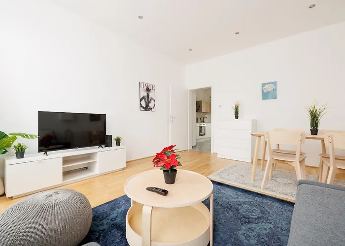 Charming Apartment Near Center